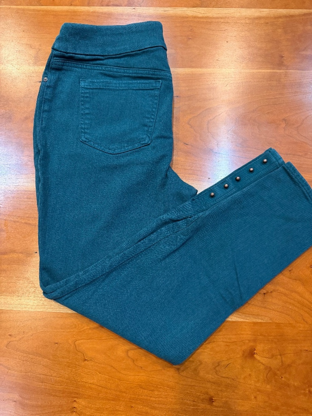 CHICOS SIZE 1 GREEN PULL ON JEGGING ANKLE PANTS
